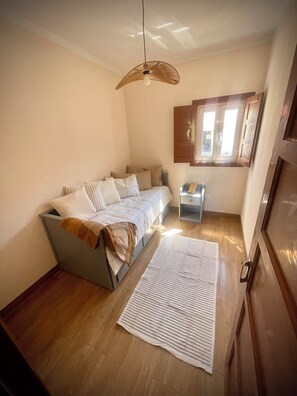 3 chambres, bureau, fer et planche à repasser, Wi-Fi gratuit