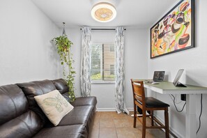 TV - Cozy condo in vibrant Orlando (Orlando)