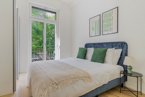 1 habitación, tabla de planchar con plancha, wifi y ropa de cama 