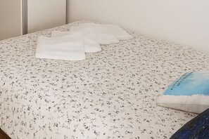 1 bedroom, WiFi, bed sheets