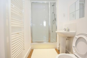 Shower, towels