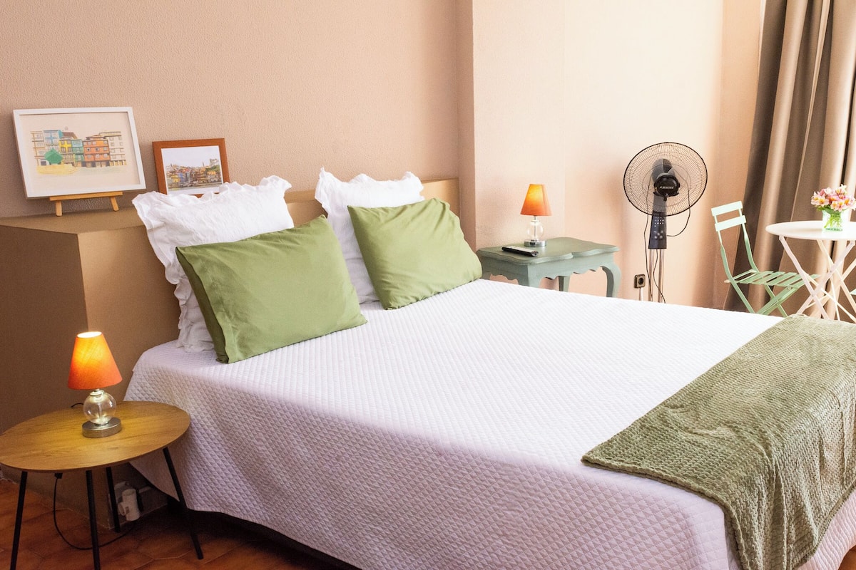 Deluxe Double Room, Balcony, City View | Individually decorated, individually furnished, free WiFi, bed sheets