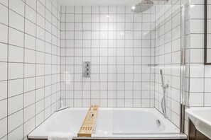 Douche, serviettes fournies