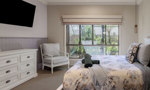 5 habitaciones, escritorio y tabla de planchar con plancha 