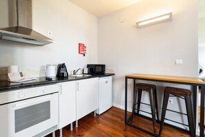 Fridge, microwave, coffee/tea maker