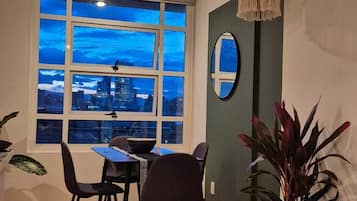 Family Apartment, City View | Living area