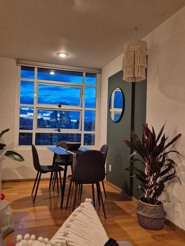 Family Apartment, City View | Living area