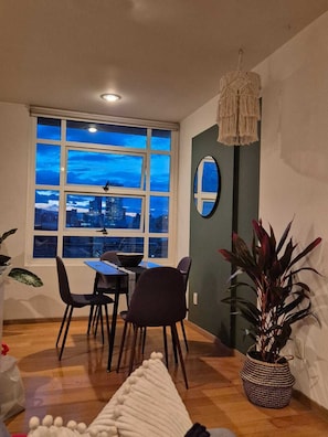 Family Apartment, City View | Living area