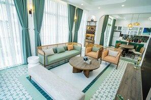 Deluxe-Villa, 3 Schlafzimmer, Gartenblick | Wohnbereich