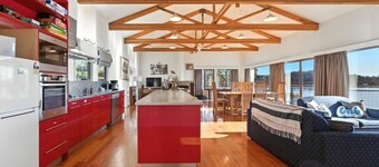Lakeside Retreat, Miena