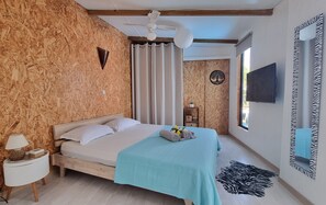 1 bedroom, iron/ironing board, Internet, bed sheets - Private Bungalow ZANANAS (97435)