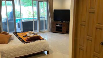 3 bedrooms, iron/ironing board, internet, bed sheets