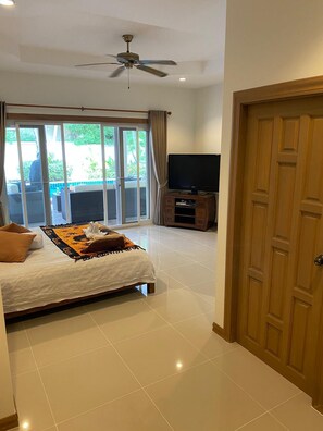 3 bedrooms, iron/ironing board, internet, bed sheets
