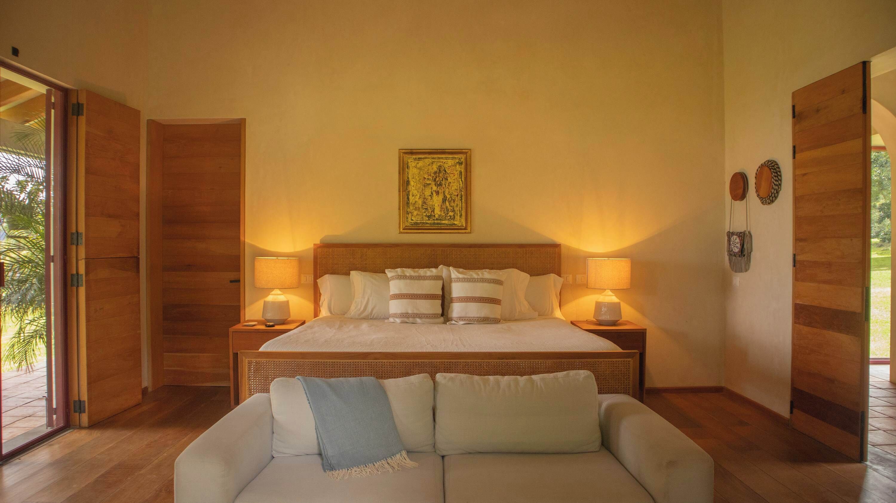 4 bedrooms, desk, iron/ironing board, travel cot