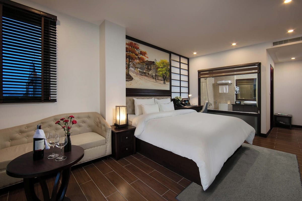 Suite, City View | In-room safe, free WiFi