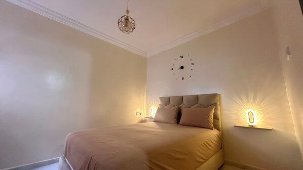 Free WiFi - Cozy Apartment Near Rabat & Beach (Aïn Attig)