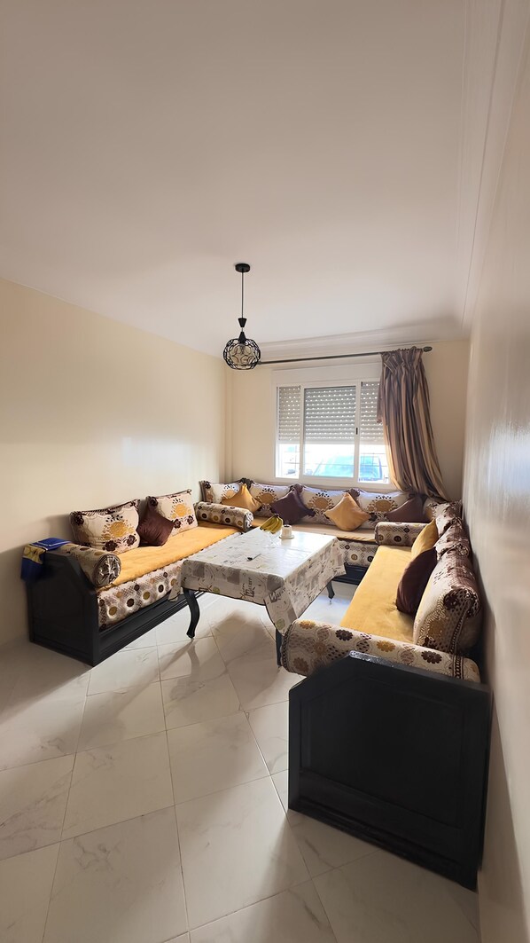 Comfort Apartment, 2 Bedrooms | Living room | 55-cm Smart TV with digital channels