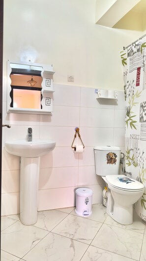 Appartement Confort, 2 chambres | Salle de bain