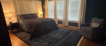 The Something Blue- A Peaceful Getaway in Jefferson, Texas