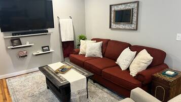 Téléviseur connecté, livres, chaîne audio