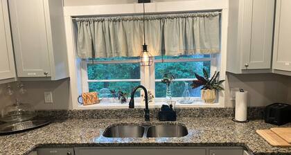 Charming 3-bedroom cottage in beautiful Morganton, GA