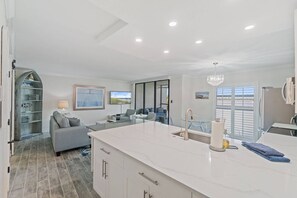 Smart TV - Waterfront Condo w/Two Pools and Spas ~Walk to Dining/Shopping Hotspots & Daily Dolphin Sightings. (Marco Island)