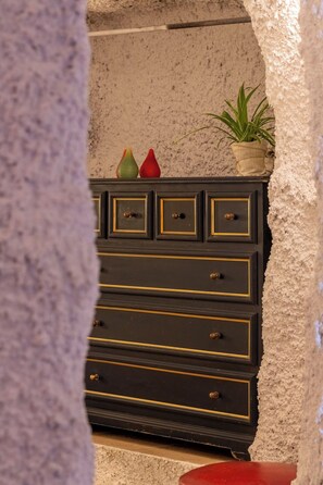 Interior - Cueva Mariana Pineda by Interhome (Terque)