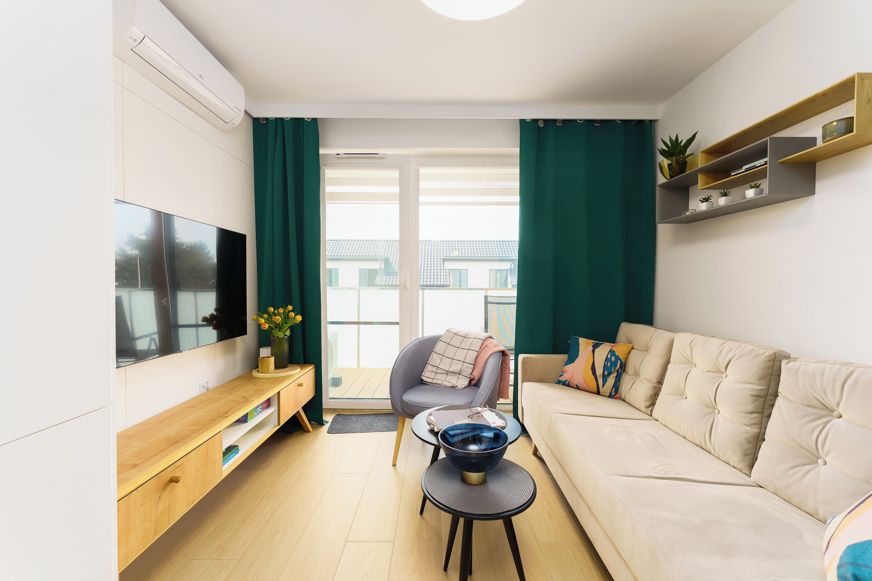 Apartment, Kochnische, am Strand | Laptopgeeigneter Arbeitsplatz, Verdunkelungsvorhänge, kostenloses WLAN