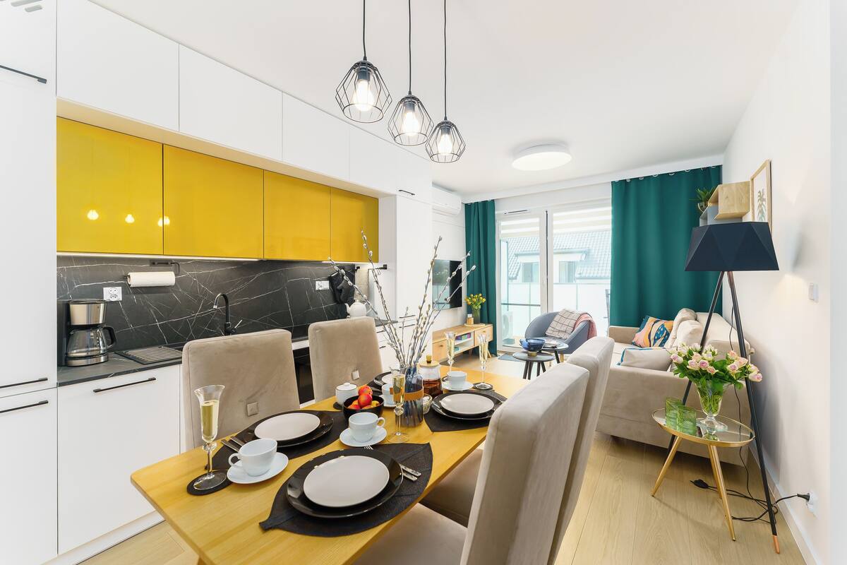 Apartament, cuina bàsica, al costat de la platja | Espai de treball apte per a portàtils, cortines opaques i wifi gratuïta