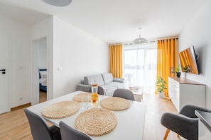Apartment, Courtyard View, Beachside | Private kitchen | Fridge, oven, stovetop, dishwasher - Apartments & sauna Posesja Kapitańska Grzybowo by POSESJA APARTAMENTY (Grzybowo)