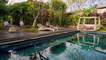 Kolam renang terbuka