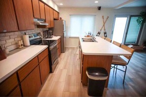 Private kitchen - Newly Renovated Nautical Mile Canal Retreat (St. Clair Shores)