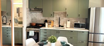 Cozy Boho Suite - Downtown Golden (Newly Renovated)