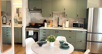 Cozy Boho Suite - Downtown Golden (Newly Renovated)