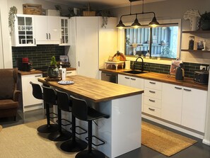Microwave, oven, stovetop, dishwasher