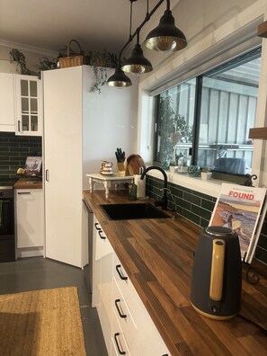 Microwave, oven, stovetop, dishwasher