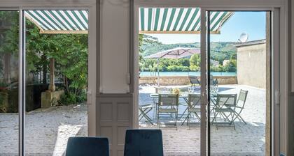 Grand duplex 8 personnes vue sur la montagne et le RhÎne avec extérieur, parking