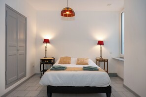 4 soverom, strykejern/-brett, reiseseng for barn og wi-fi (inkludert)