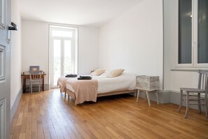 4 sovrum, strykjärn/strykbräda, wi-fi och sängkläder