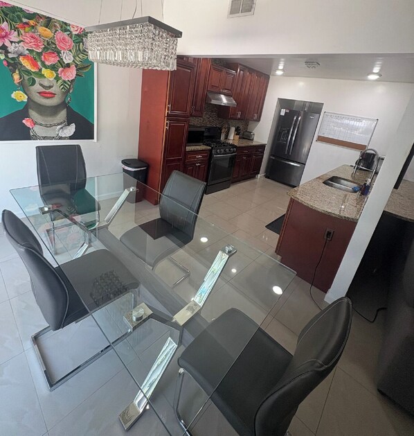 Dining - Marvelous 4-bedroom house with AC in San Antonio! (San Antonio)