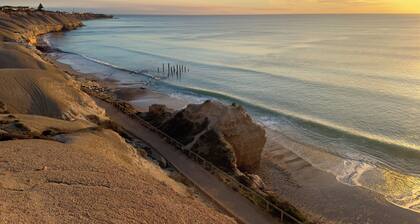 Walk to the Beach. Beach House Coastal Retreat