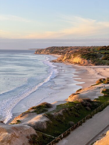Walk to the Beach. Beach House Coastal Retreat