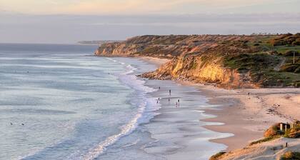 Walk to the Beach. Beach House Coastal Retreat