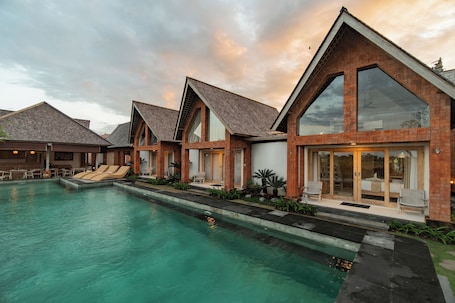 Outdoor pool. Dewi Sri Villa