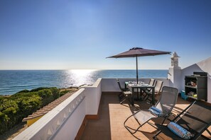House | Outdoor dining