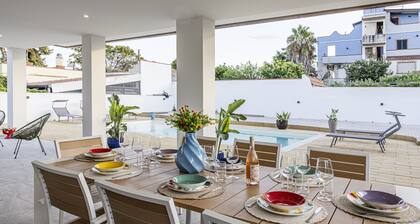 Come and experience the relaxation of our villa, located 200 meters from the sea