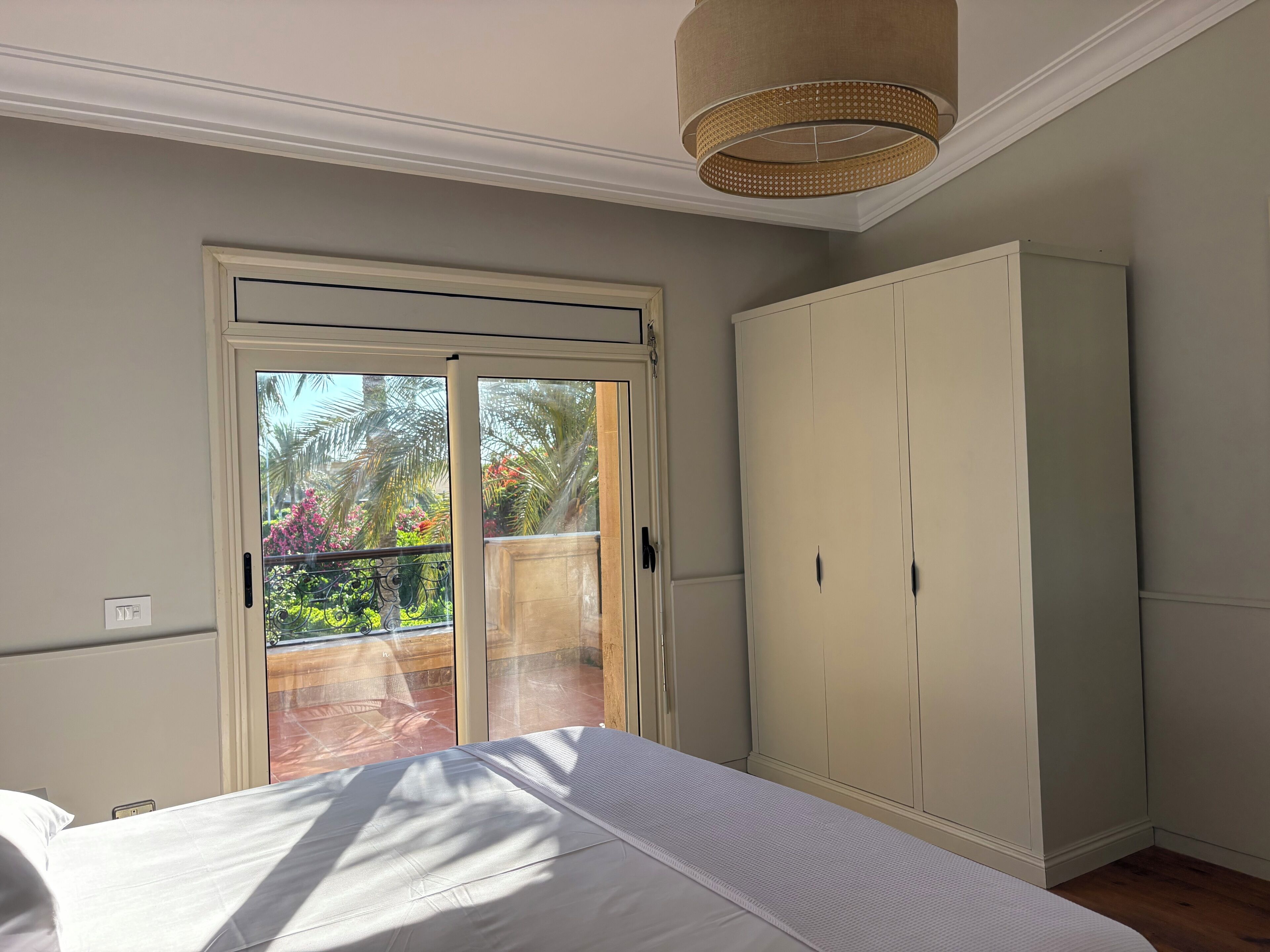 6 bedrooms, desk, iron/ironing board, free WiFi