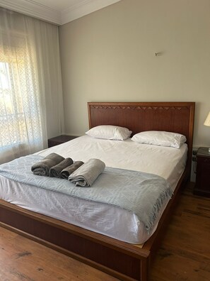 6 soverom, internettilgang og sengetøy