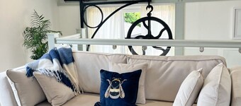 The Mews Pet-Friendly + Parking