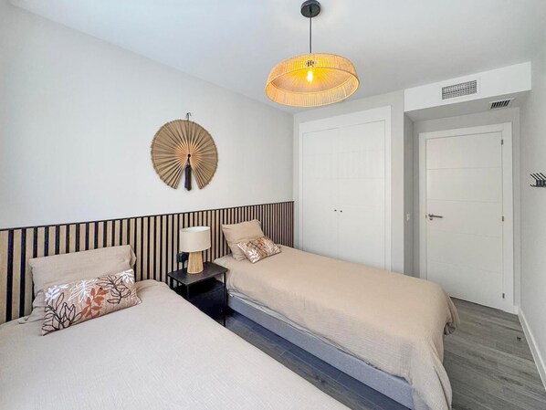 2 bedrooms, iron/ironing board, free WiFi, bed sheets